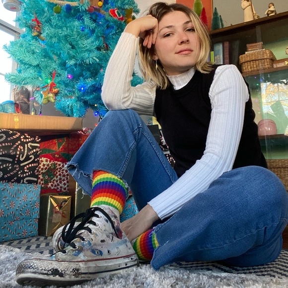 Meet Your Posher 🌈🦇 - Picture 1 of 4